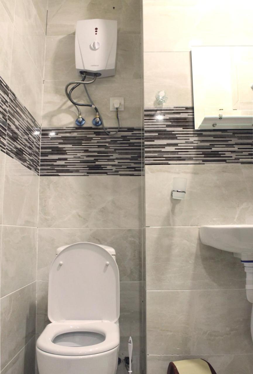 Hotel Tiflis Garden الغرفة الصورة